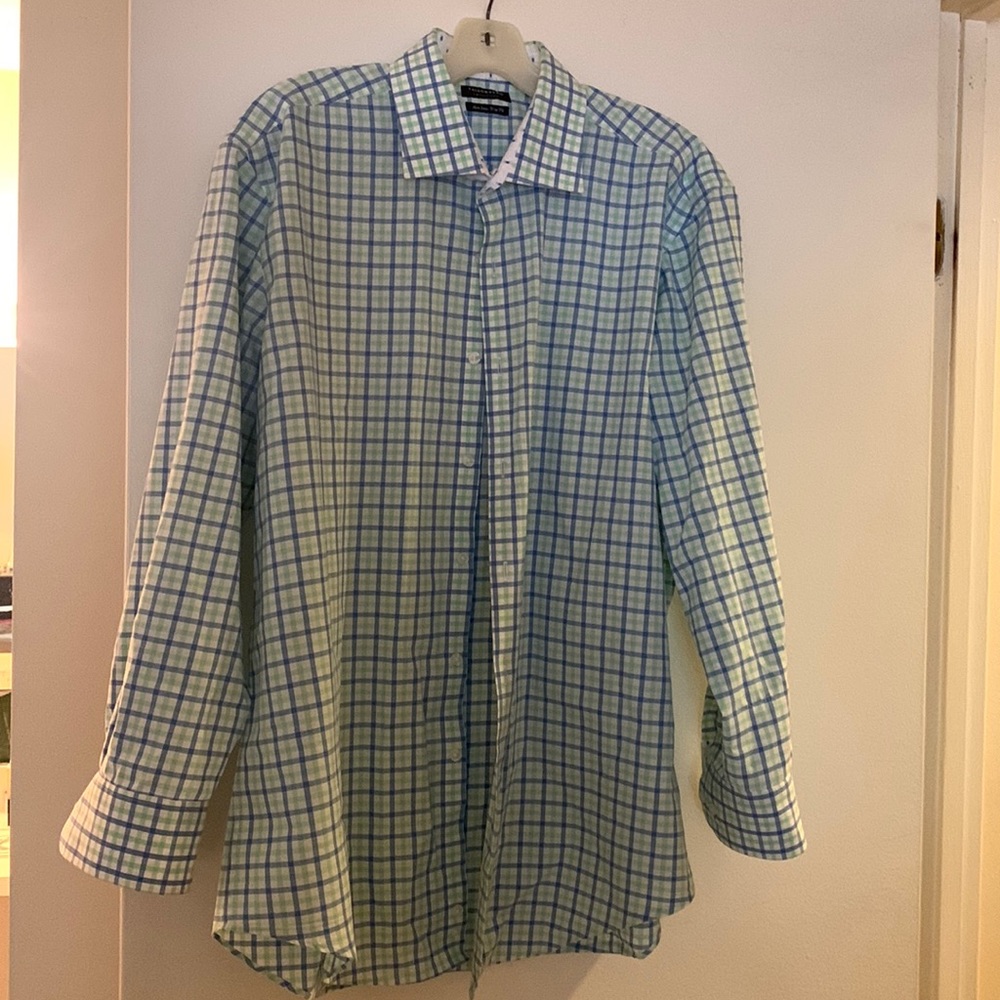 Tailorbyrd Men’s dress shirt.
